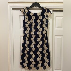 Lilly Pulitzer Barbara Navy Petal Floral 3D Lace Shift Dress size 6